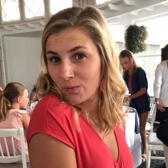 Meet your Posher, Hannah - Picture 1 of 1